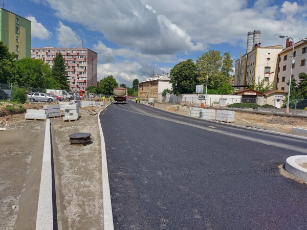 Na Burse - pokládka asfaltových vrstev