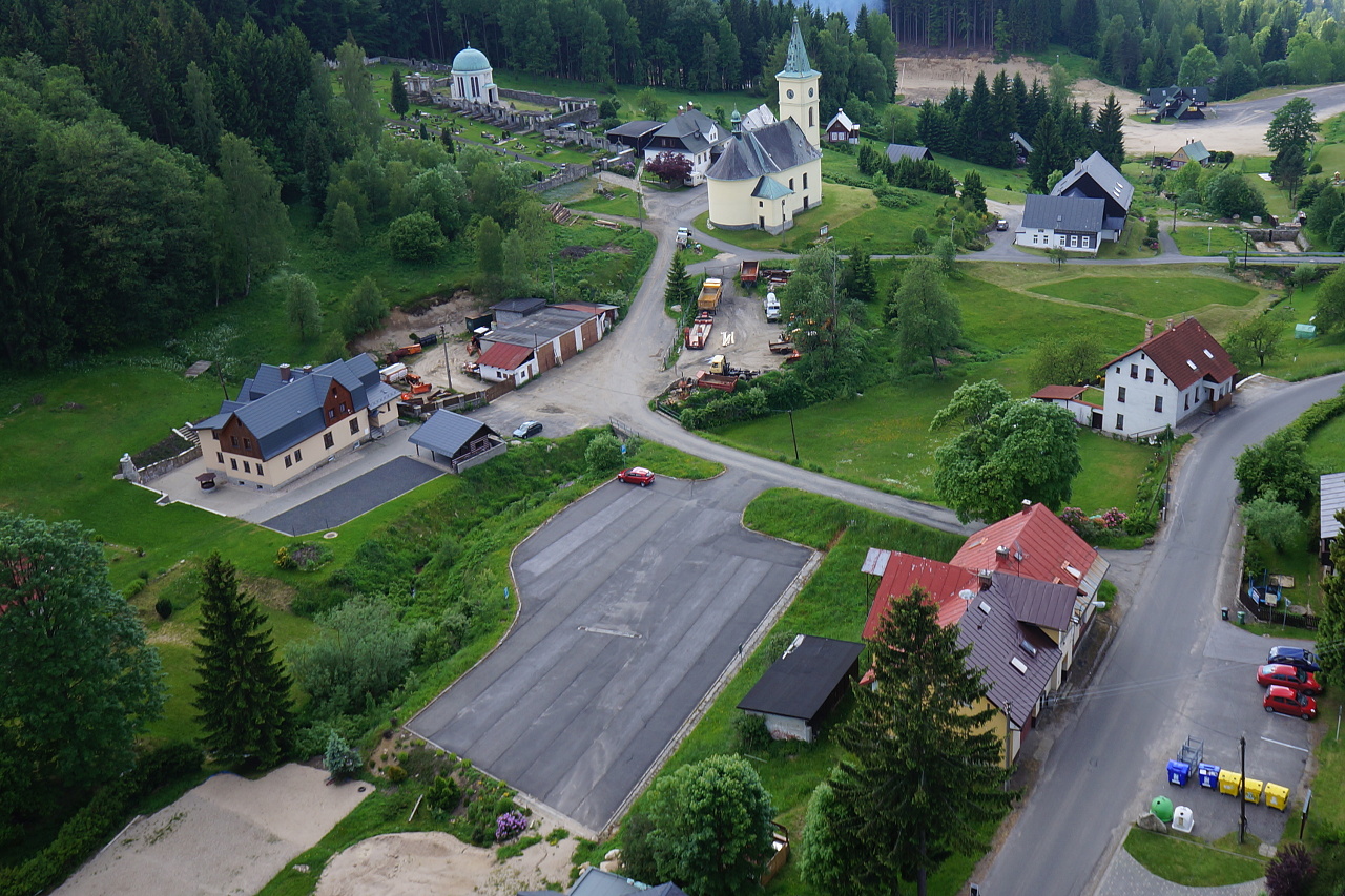 Parkoviště U kostela 1