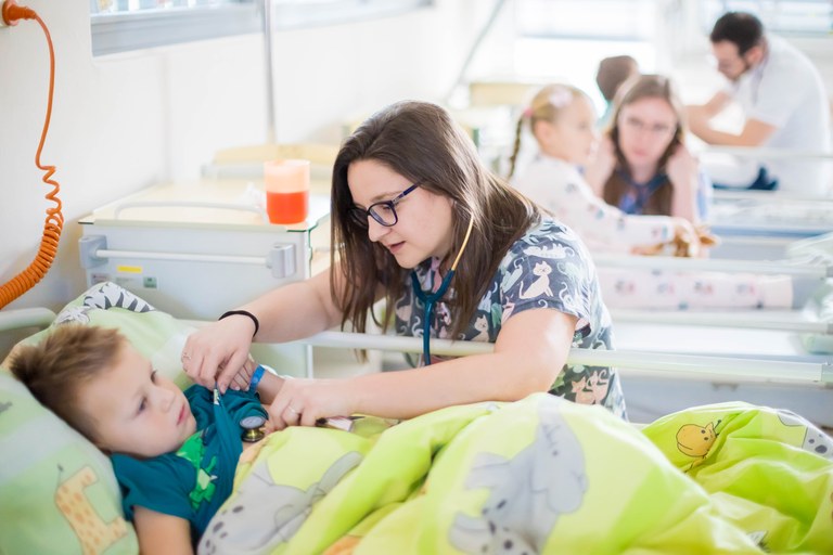 Změny na dětském oddělení městské nemocnice se kvality péče nedotknou
